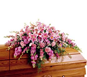 tabut üstü çelenk cenazeye cenaze çiçeği çiçek yolla