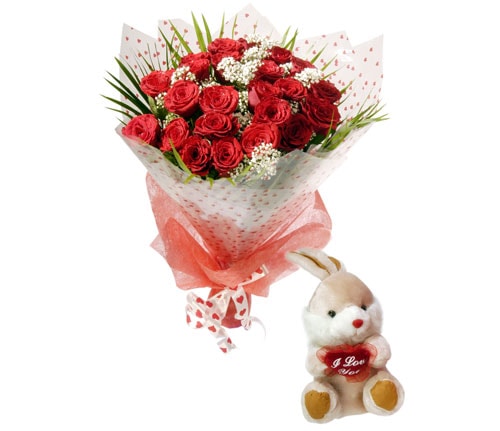 çiçek gönderimi 11 adet kırmızı gül buketi ve oyuncak çiçek yolla 
