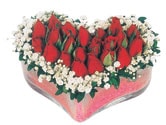izmir çiçekçi adresleri kalp içerisinde güller izmir çiçek gönder