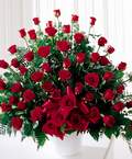 çiçekçi 33 adet kırmızı gül aranjmanı izmir çiçek gönder